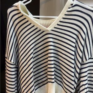 Edikted Navy and Cream V-Neck Sweater